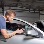 How To Tint Windows Man Tinting Window