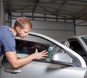 How To Tint Windows Man Tinting Window